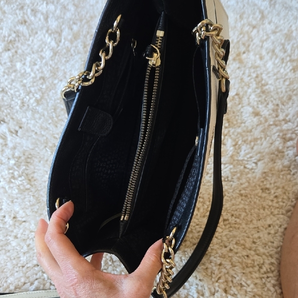 Kate Spade Black and White Bow Shoulder Bag - Picture 5 of 10